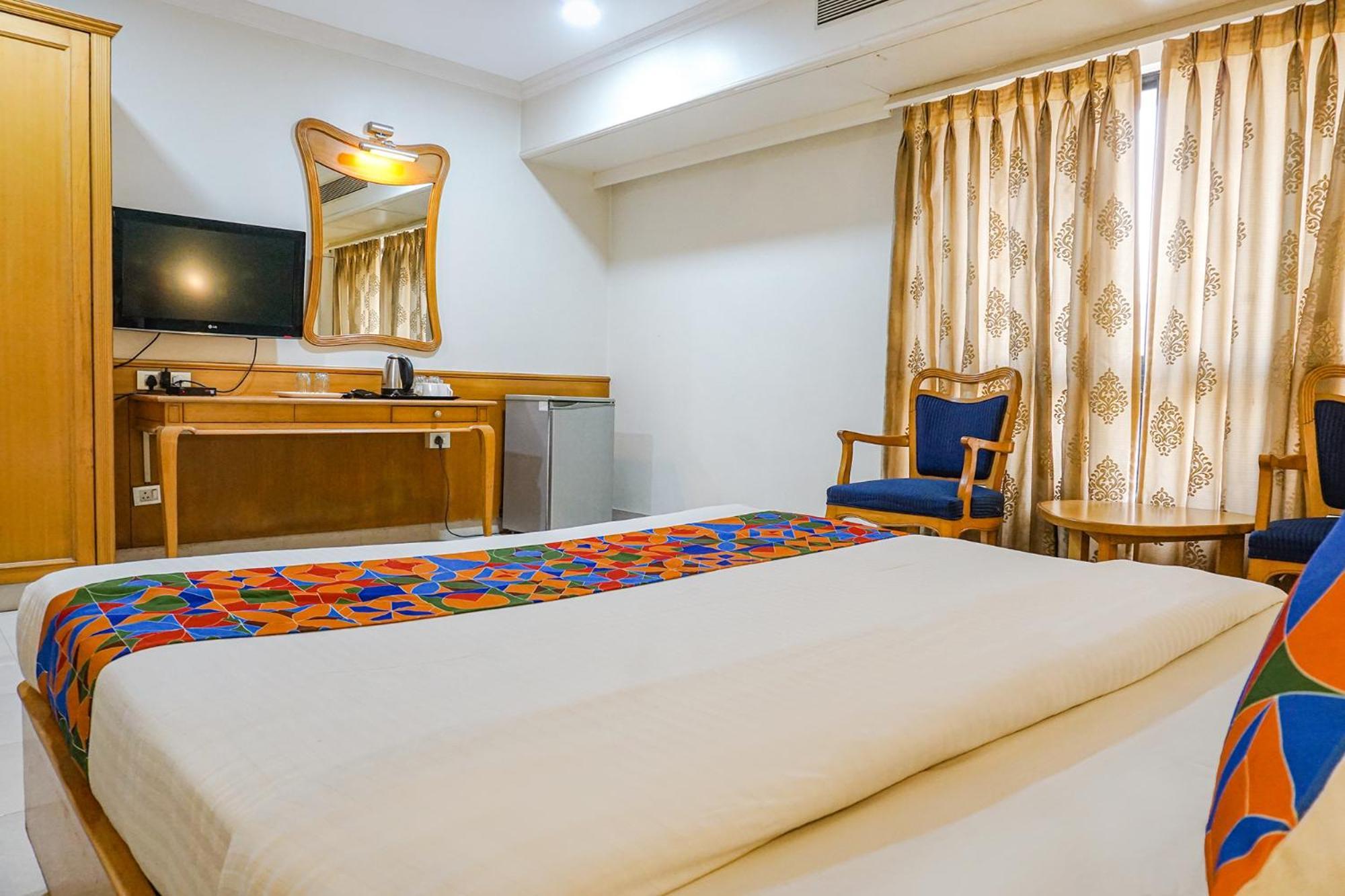 The Ambassador Hotel ปูเน่ ภายนอก รูปภาพ