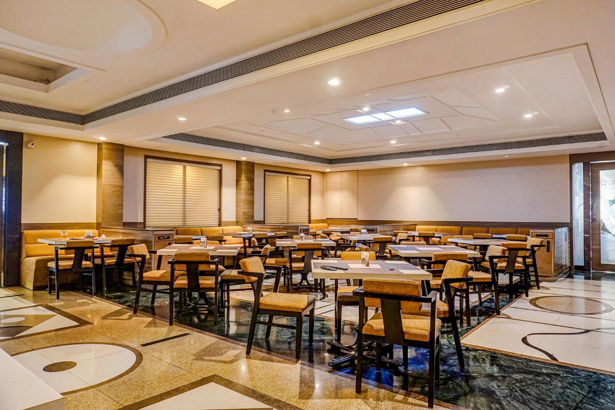 The Ambassador Hotel ปูเน่ ภายนอก รูปภาพ