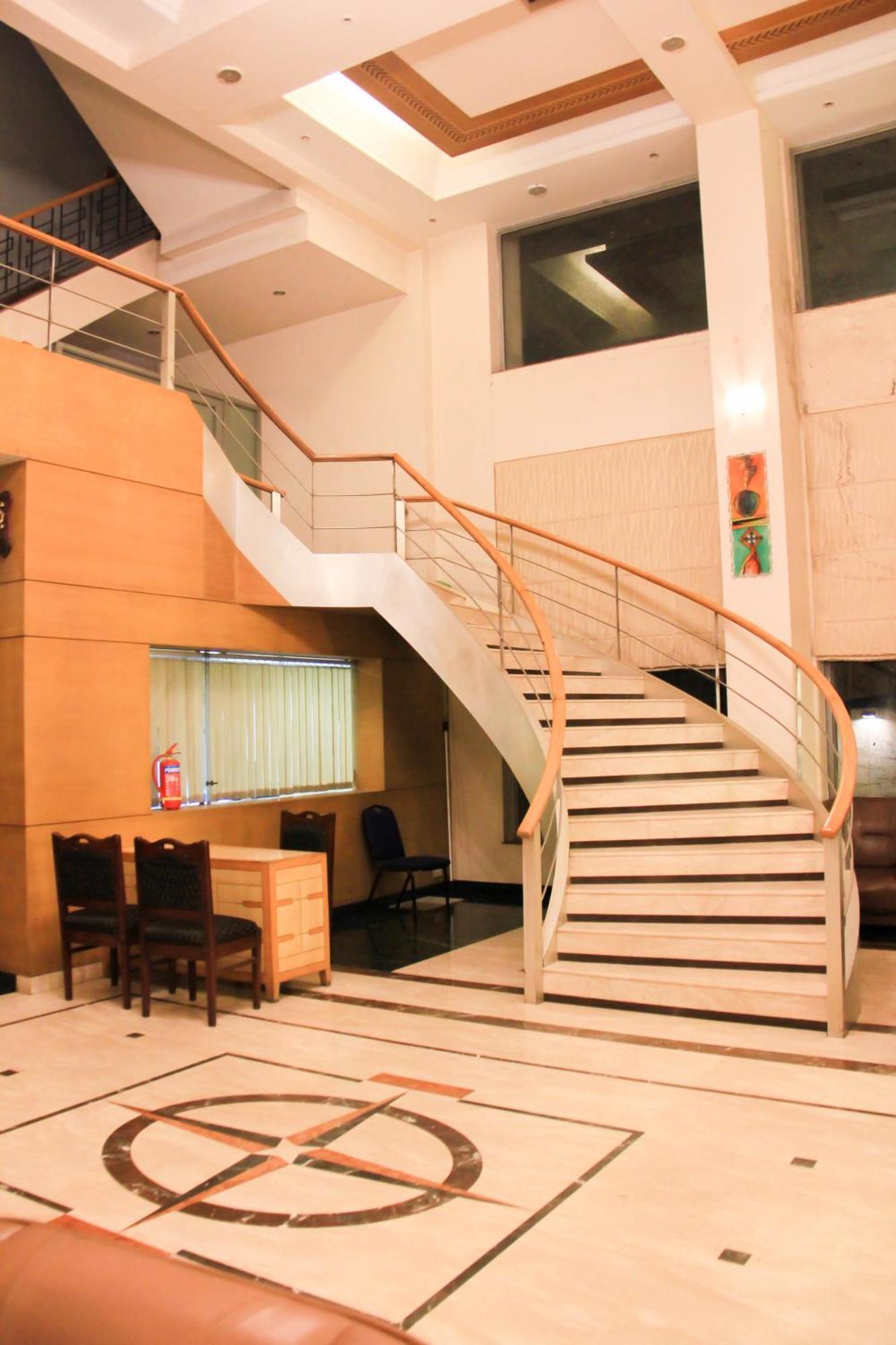 The Ambassador Hotel ปูเน่ ภายนอก รูปภาพ